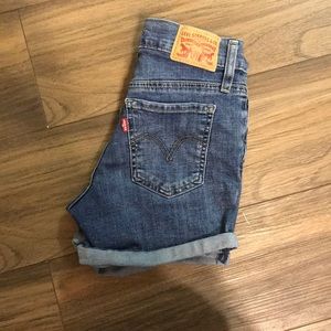 levi’s high waisted jean shorts